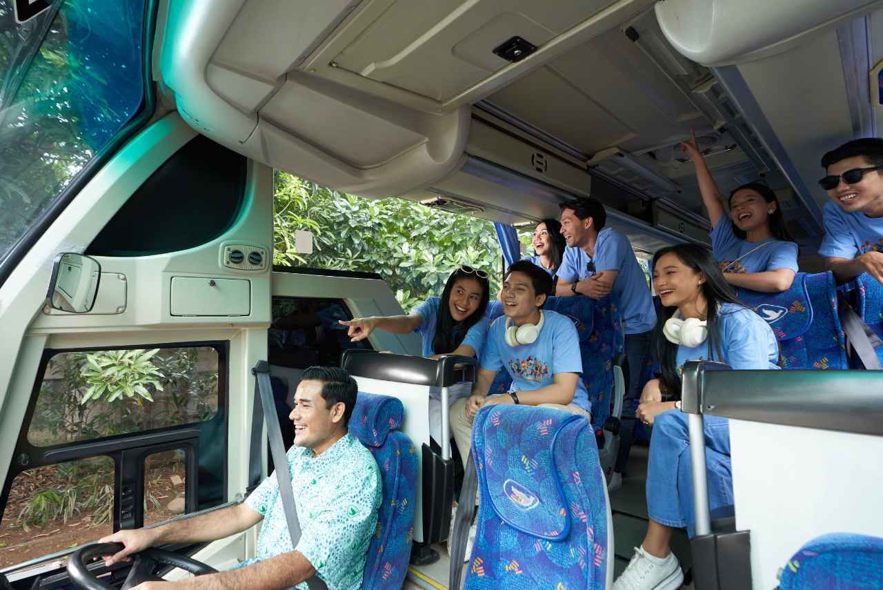 Layanan sewa bus antar kota